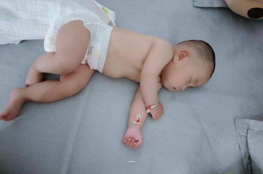 漯河几个月宝宝会抬头
